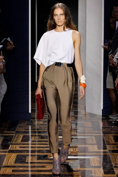Look 22
